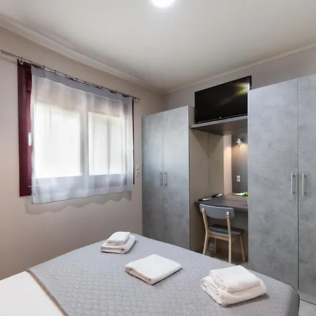 Excess Pansion בית הארחה